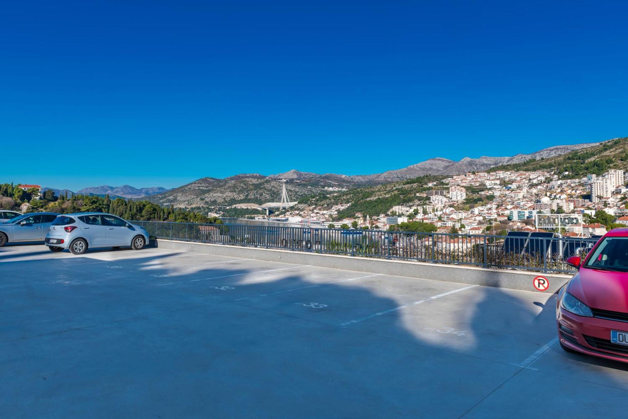Апартаменти Lupo Gravosa Free Parking Дубровник Екстер'єр фото