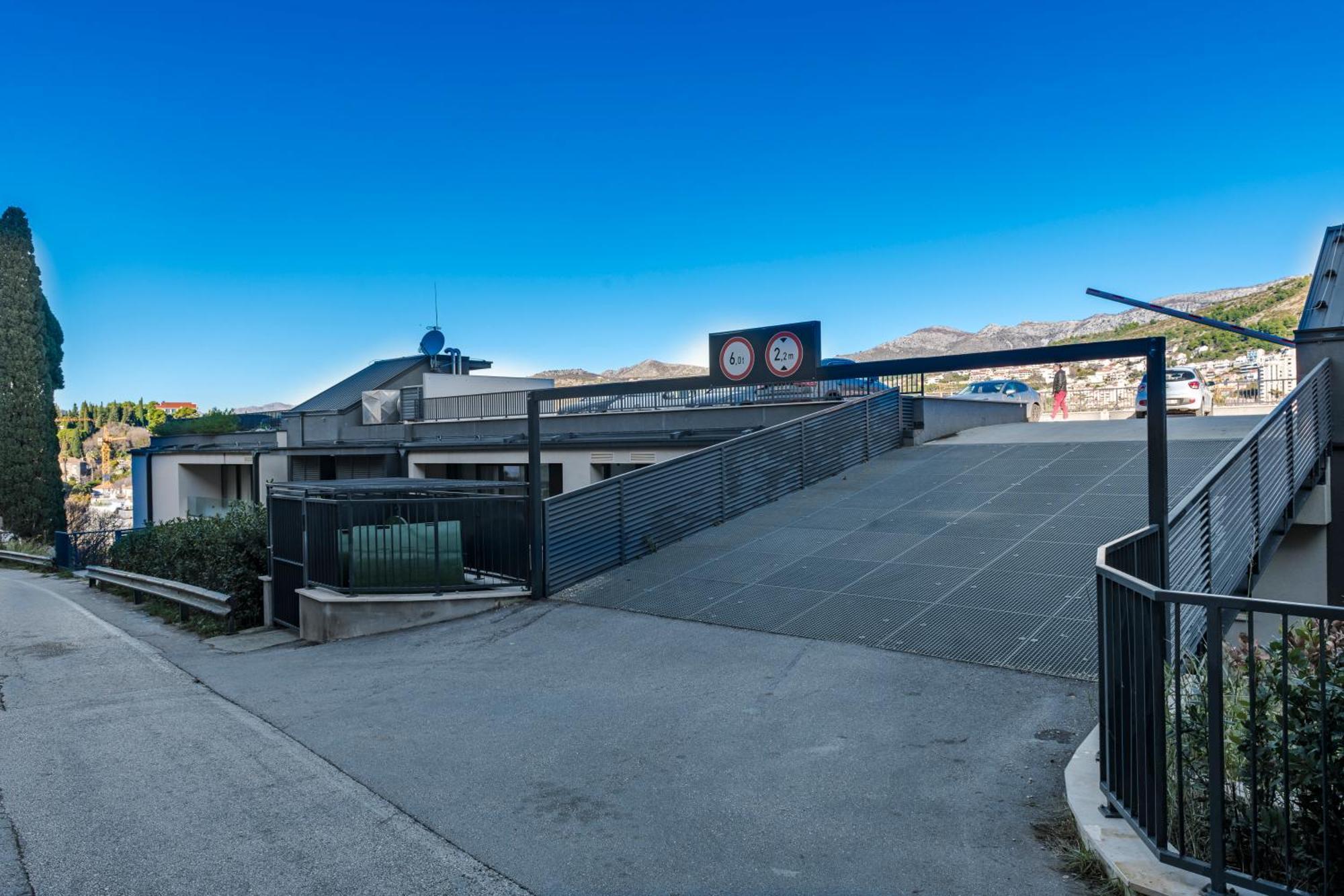 Апартаменти Lupo Gravosa Free Parking Дубровник Екстер'єр фото